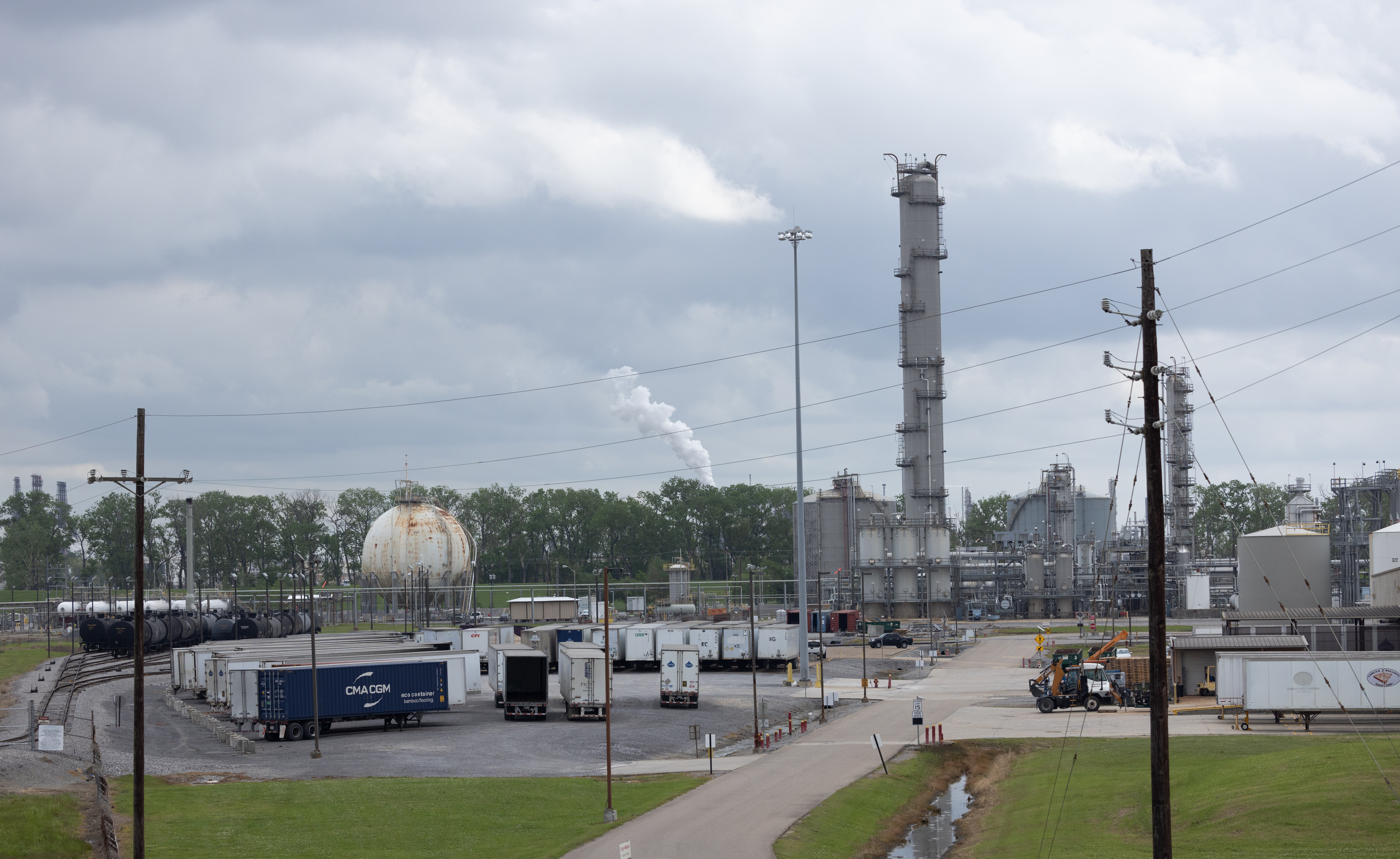 Exxon's Port Allen Facilities in Louisiana's 'Cancer Alley' 2 - Photographer Julie Dermansky