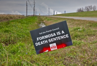 Anti-Formosa Signs in Louisiana's 'Cancer Alley' - Photographer Julie Dermansky