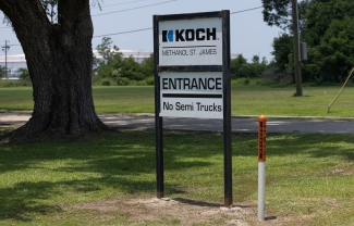 Koch Industries Methanol in St James, Louisiana, in 'Cancer Alley' - Photographer Julie Dermansky