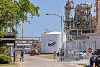 Occidental Plant in Geismar, Louisiana, in 'Cancer Alley' - Photographer Julie Dermansky