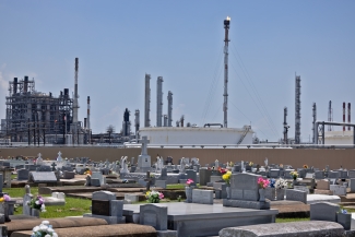 Union Carbide (Dow) Facilities in Louisiana's 'Cancer Alley' - Photographer Julie Dermansky 2