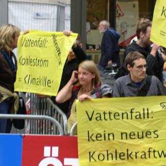Cyclassics Zieleinlauf, Protest gegen Vattenfall-Kohlekraftwerk #2 PHOTO Rainer Zimmermann